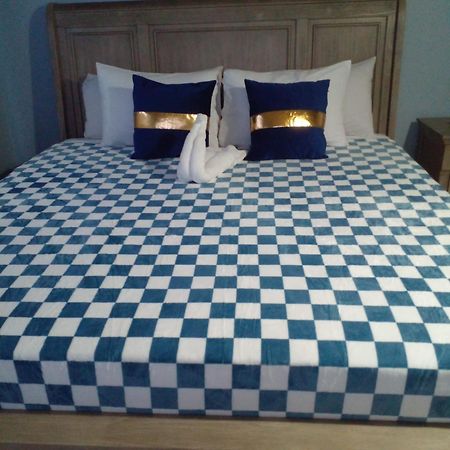 Czar'S Citadel-2 Bedroom Apt 23E At Columbus Heights Ocho Rios Bagian luar foto
