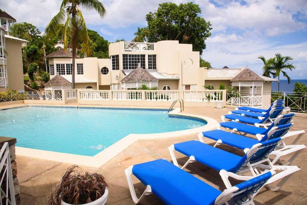 Czar'S Citadel-2 Bedroom Apt 23E At Columbus Heights Ocho Rios Bagian luar foto
