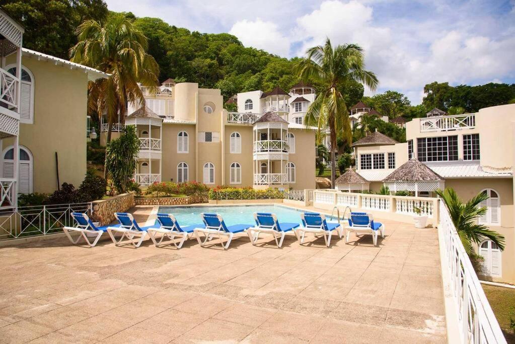 Czar'S Citadel-2 Bedroom Apt 23E At Columbus Heights Ocho Rios Bagian luar foto