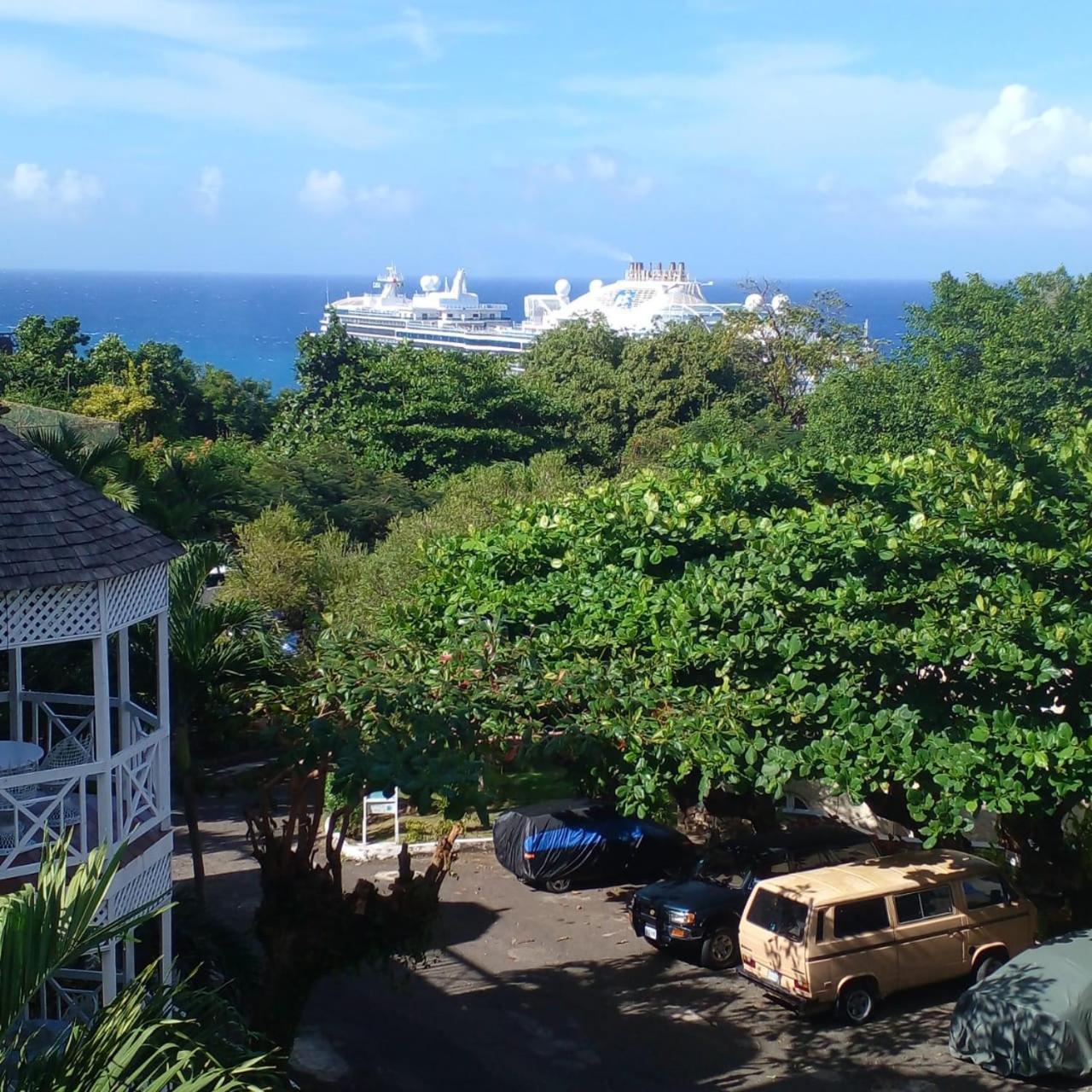 Czar'S Citadel-2 Bedroom Apt 23E At Columbus Heights Ocho Rios Bagian luar foto